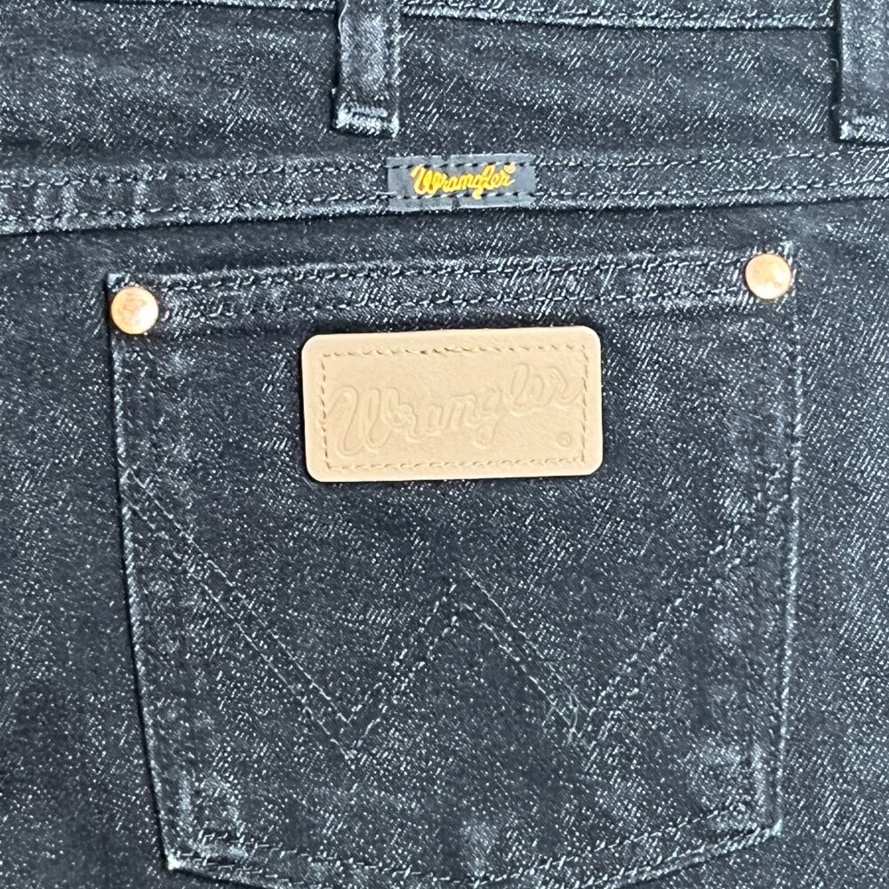 Wrangler Dark Wash Straight Leg Jeans High Rise Classic Fit - Picture 4 of 9
